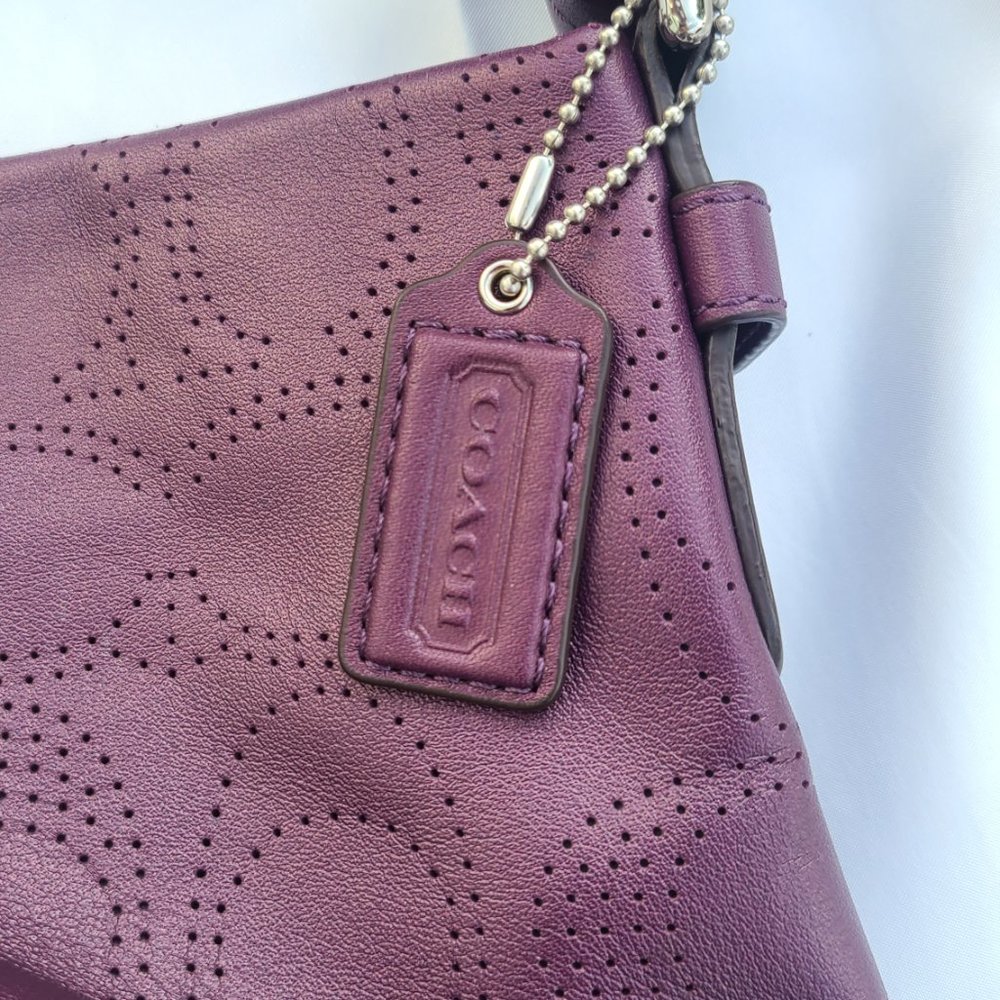 NWT Coach plum/silver perforated leather duffle shoulder bag F19407 - Picture 5 of 14